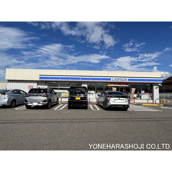 コンビニ　ローソン高岡戸出町店（コンビニ）まで617m