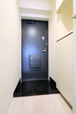 玄関　参考写真（同物件別部屋）