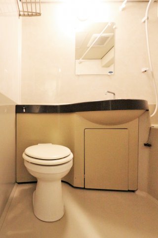 トイレ　参考写真（同物件別部屋）