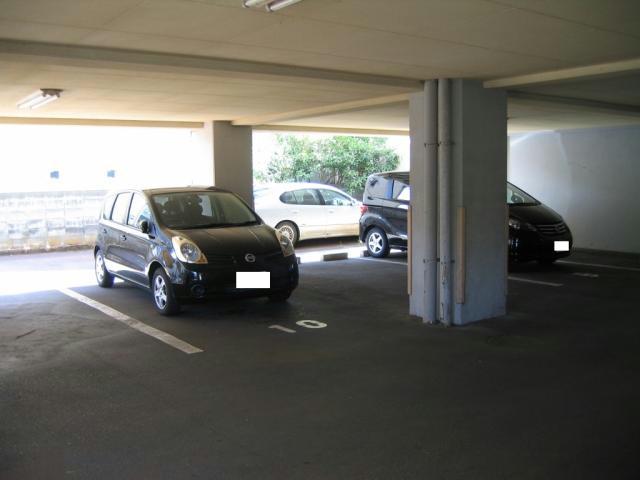 駐車場　駐車場