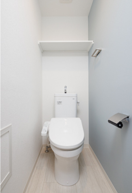 トイレ　落ち着いた色調のトイレです