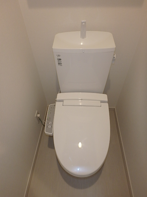 トイレ　シャワートイレ完備
