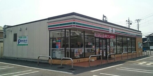 コンビニ　セブンイレブン（コンビニ）まで650m