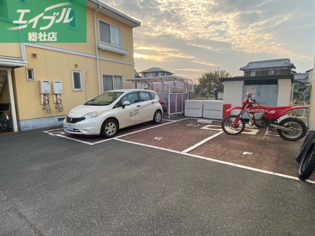 駐車場　駐車場