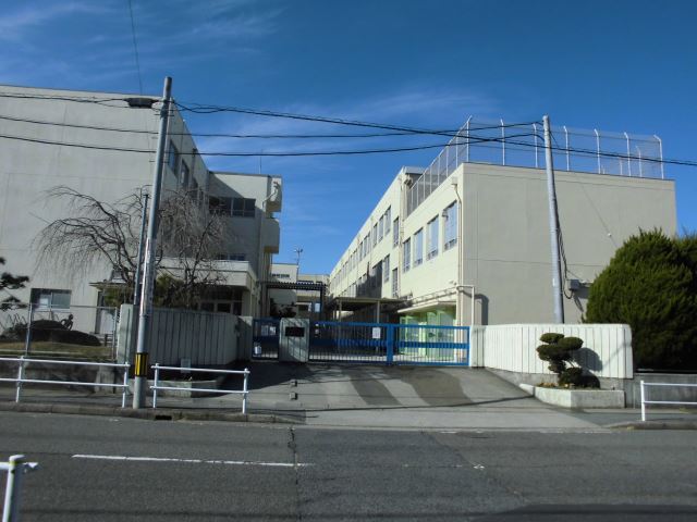 小学校　市立天白小学校（小学校）まで620m