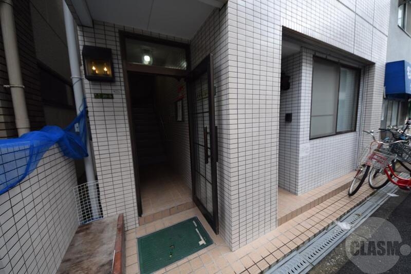 エントランス　２階にはこちらから