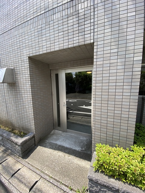 その他共有部分　駐輪場　入口です。