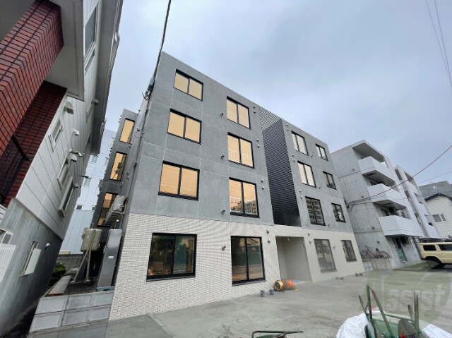 建物外観　札幌市中央区北９条西「Ｍａｊｅｓｔｉｃ　Ｌｉｆｅ札幌桑園」