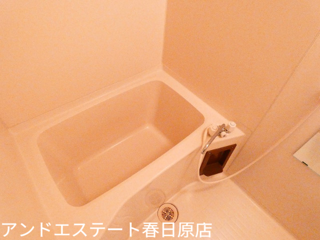 バス・シャワールーム　ワイドな浴槽