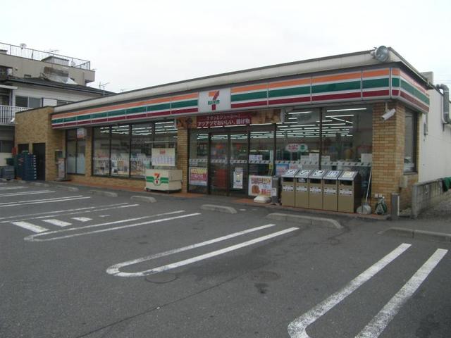 コンビニ　セブンイレブン足立江北6丁目店（コンビニ）まで381m