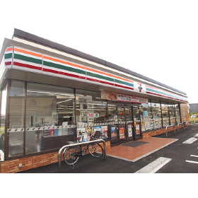 コンビニ　セブンイレブン郡山伊賀河原店（コンビニ）まで746m