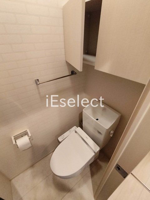 トイレ　ウォシュレット付で快適ですね！