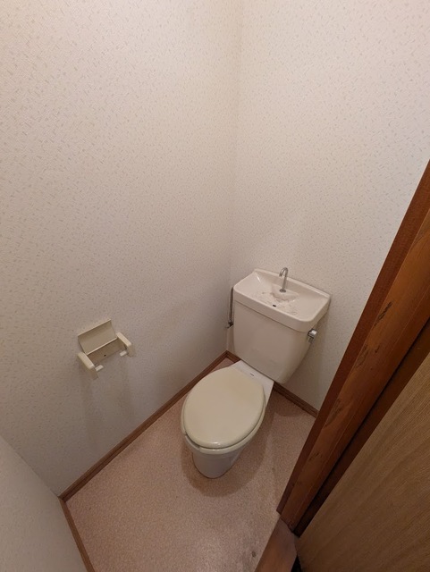 トイレ　お手洗い♪（清掃前のお写真です）