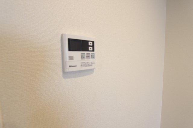 その他設備　給湯機リモコン
