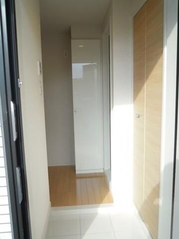 玄関　※同仕様別フロアの参考画像になります。
