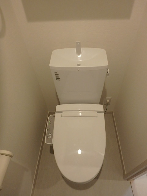 トイレ　機能付トイレは嬉しいポイントですね。