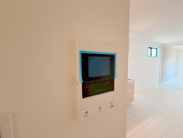 セキュリティ　TVモニターホンで来客が誰か確認してから開けて下さいね