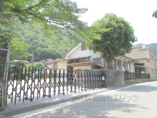 小学校　八瀬小学校（小学校）まで540m