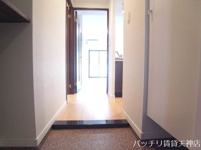 玄関　同型タイプの写真となります　現状優先