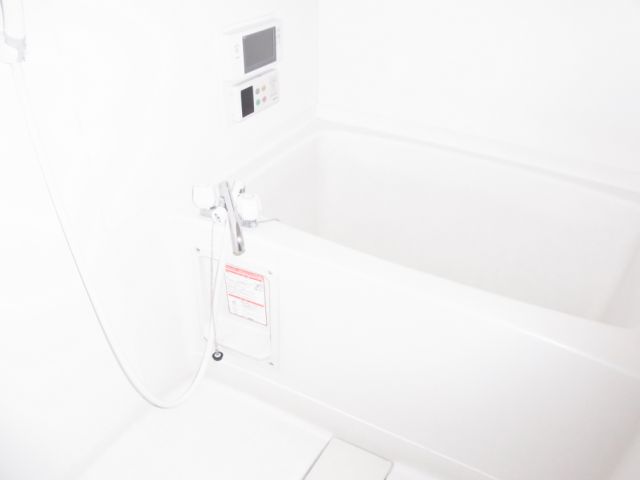 バス・シャワールーム　追焚き、給湯機能付きバス