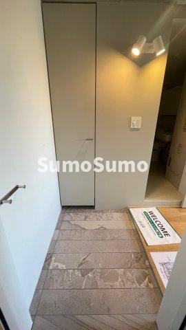 玄関　収納もある玄関です
