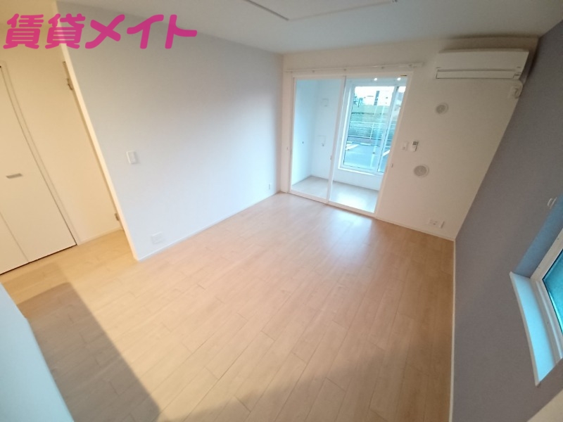 居室・リビング　同型反転画像参考