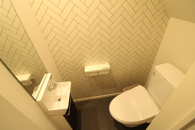 トイレ　トイレは1階2階に2箇所あります