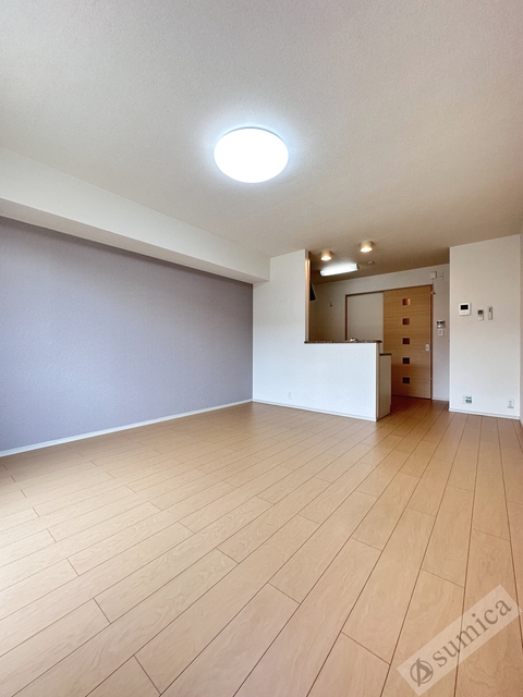 居室・リビング　同物件の中部屋の写真です。