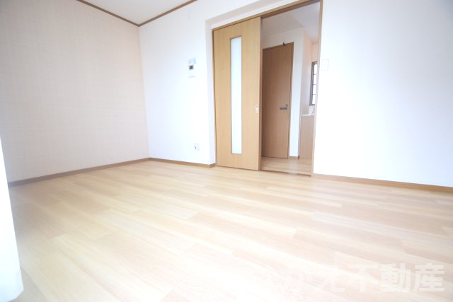 その他部屋・スペース　落ち着いて過ごせるお部屋なので、寝室にいかがでしょうか