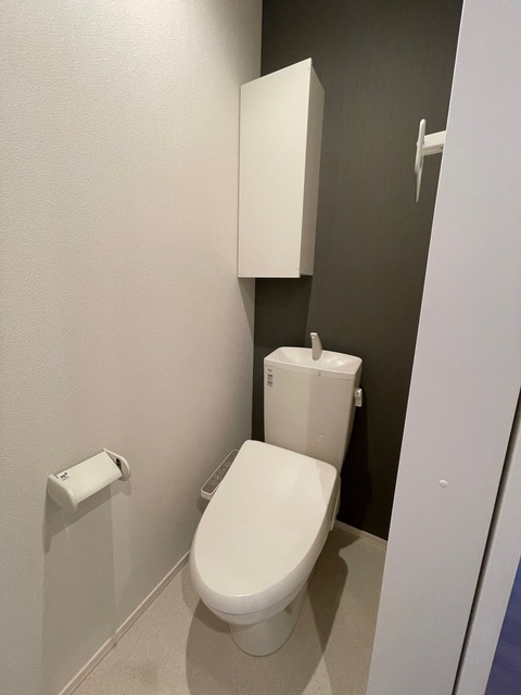 トイレ　トイレは嬉しい温水洗浄便座
