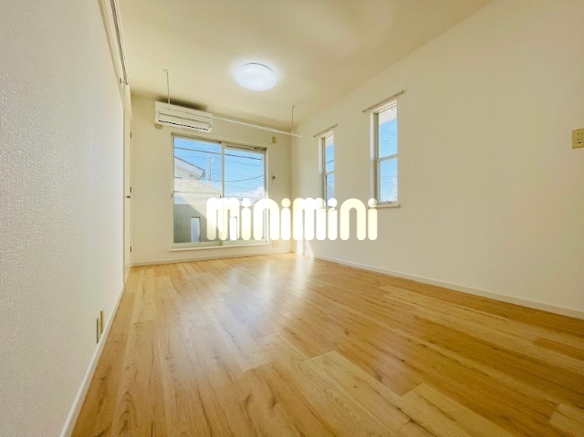 居室・リビング　２面採光のお部屋です?