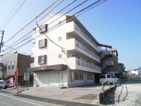 建物外観　現況が相違する場合は現況を優先致します。