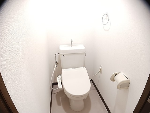 トイレ　清潔感のあるトイレです
