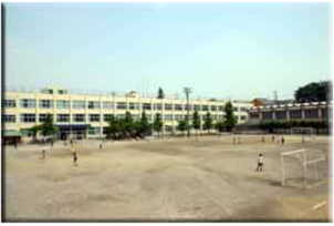 小学校　福生市立福生第三小学校（小学校）まで649m
