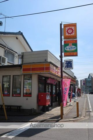 コンビニ　ヤマザキYショップ（コンビニ）まで587m