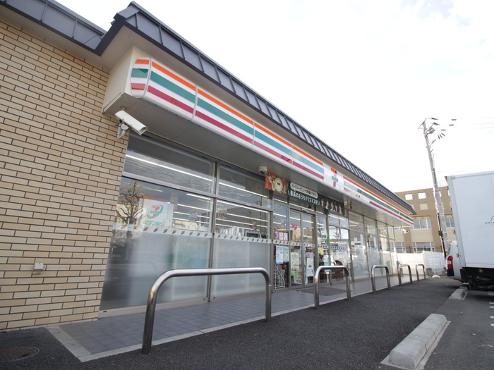 コンビニ　セブンイレブン京都上久世店（コンビニ）まで250m