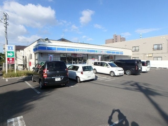 コンビニ　ローソン札幌美園2条六丁目店（コンビニ）まで216m