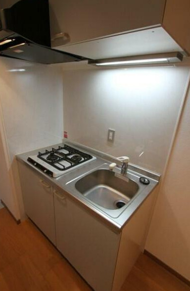 キッチン　別部屋の画像を使用しております。