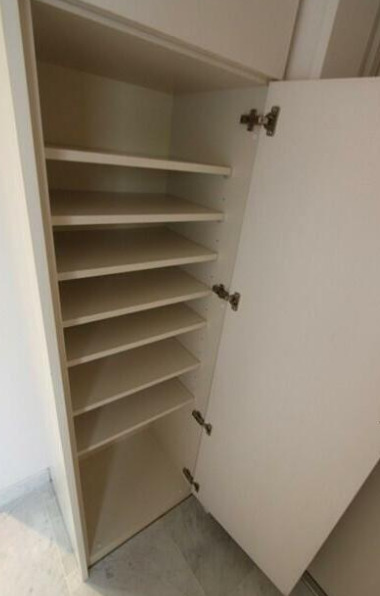 玄関　別部屋の画像を使用しております。