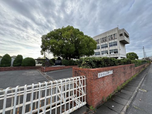 中学校　岩倉市立南部中学校（中学校）まで1571m