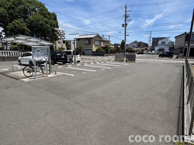 駐車場　駐車場並列2台付きです。