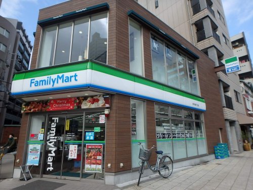 コンビニ　ファミリーマート　西天満４丁目店（コンビニ）まで218m