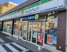 コンビニ　ファミリーマート 上板橋三丁目店（コンビニ）まで81m