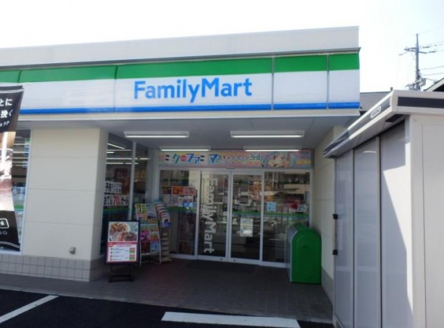 コンビニ　ファミリーマート大田上池台三丁目店（コンビニ）まで215m