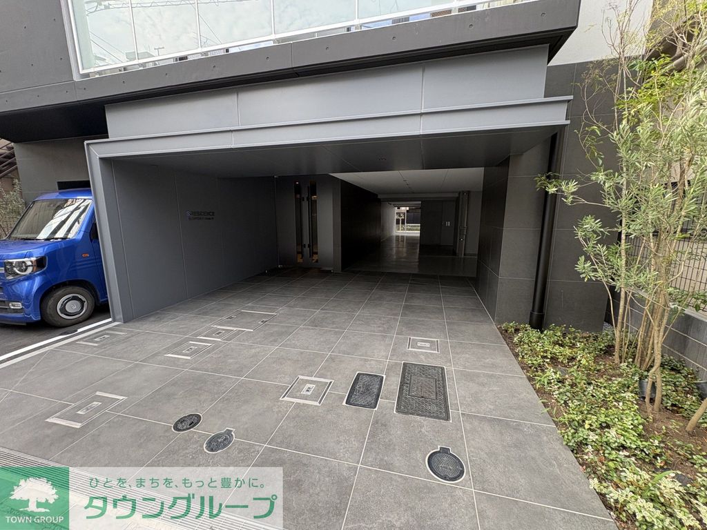 エントランス　駐車場