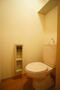 トイレ　白を基調とした空間で清潔感のあるトイレです♪