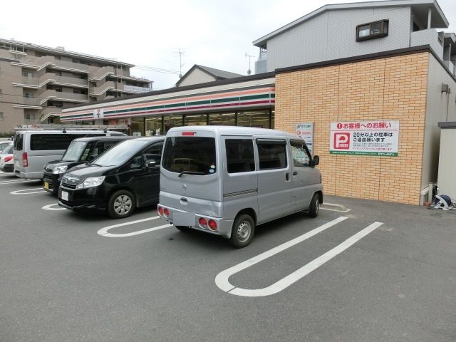 コンビニ　セブンイレブン（コンビニ）まで360m