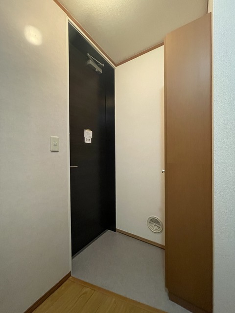 玄関　別部屋参照・２０３号室を利用中※現況優先