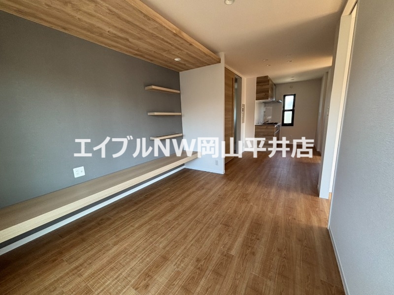 シャーメゾン湊 弐番館の居間写真