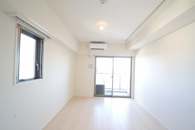居室・リビング　採光とれる角部屋です